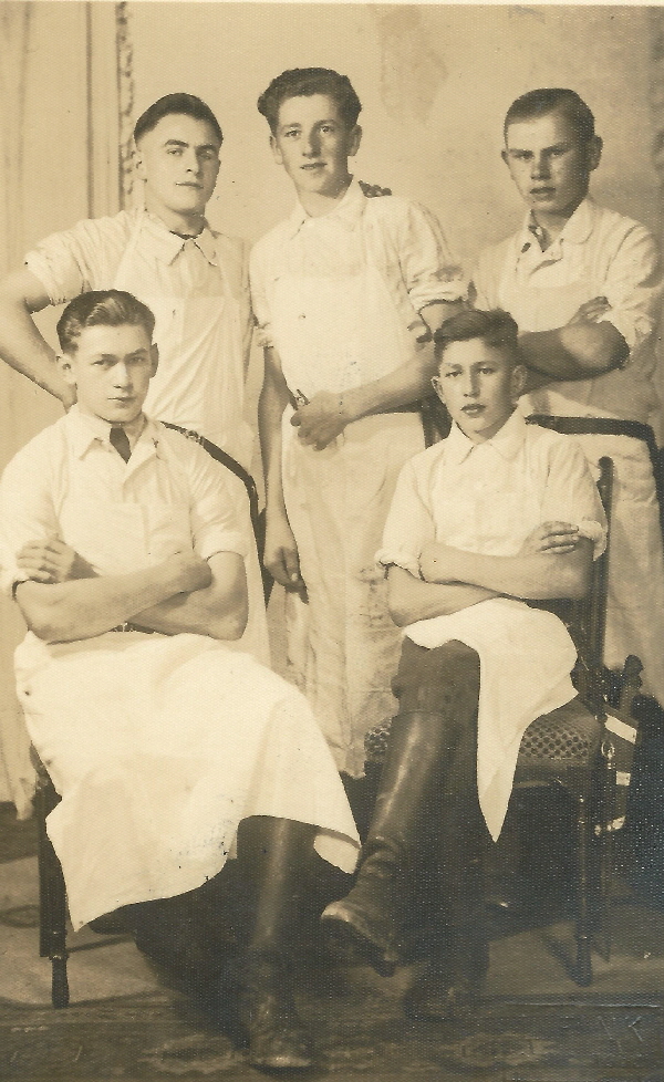 1942 Gesellenprfung Jakob Kindsvater vorne links